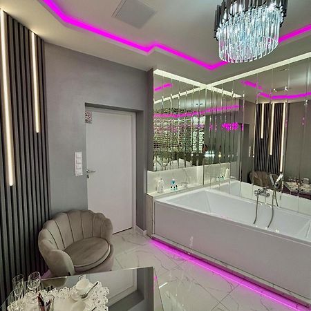 Apartament "Prezydencki Deluxe" Centrum Z Duza Wanna Dla Dwojga Gniezno Exteriör bild